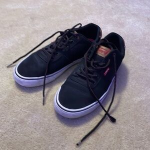 Fancy Levi’s shoes black and brown dress shoes men’s 8 sized shoe